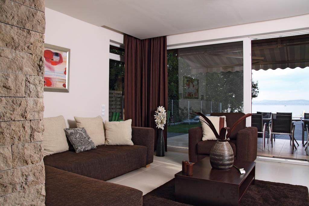 Aba Sea House Villa Balatonszarszo Room photo